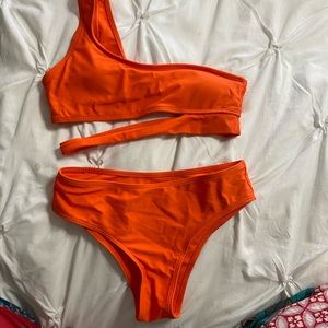 🤍3/35 neon orange bikini set